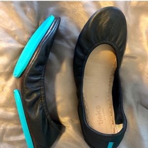 Tieks flats, size 7!